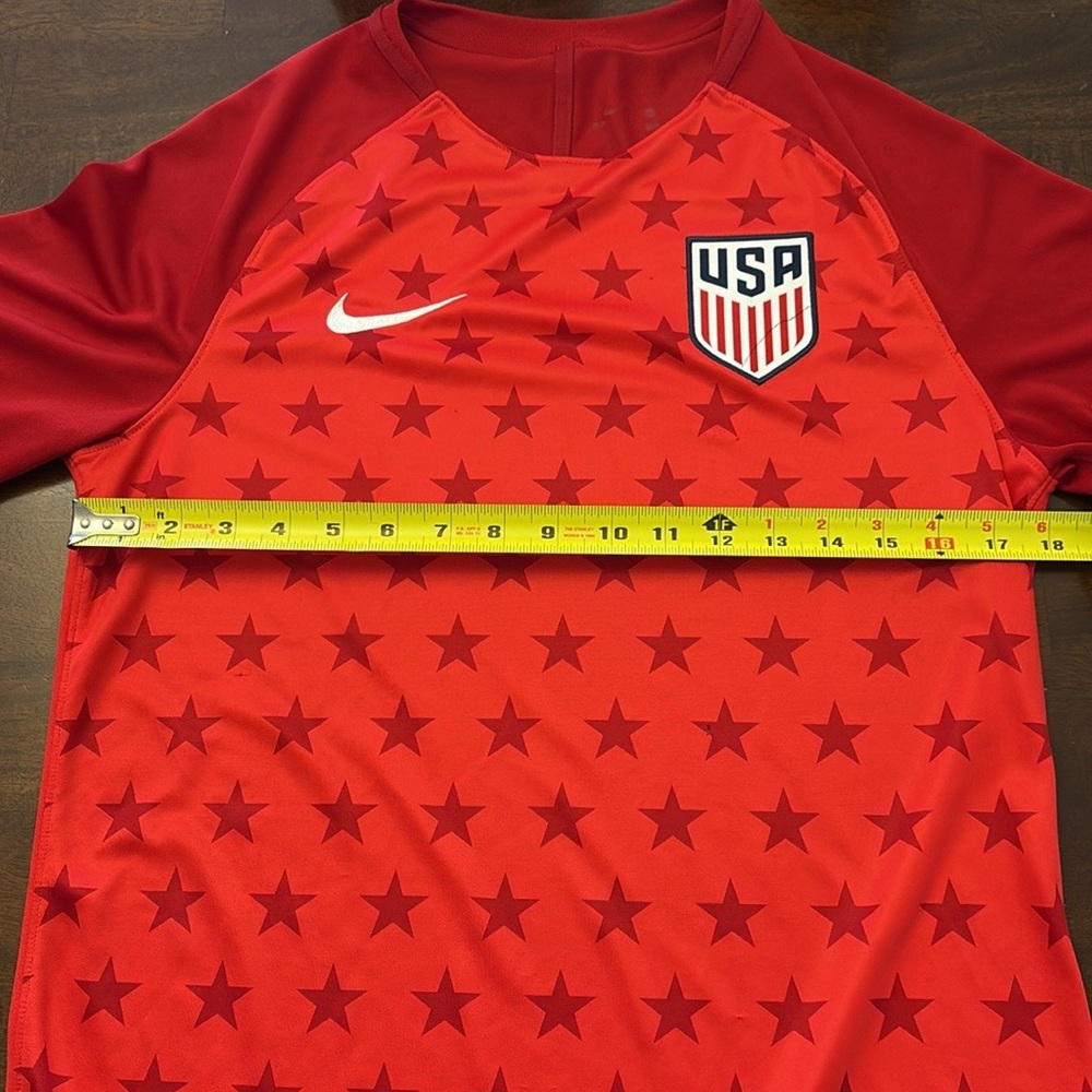 USMNT USA World Cup soccer jersey.